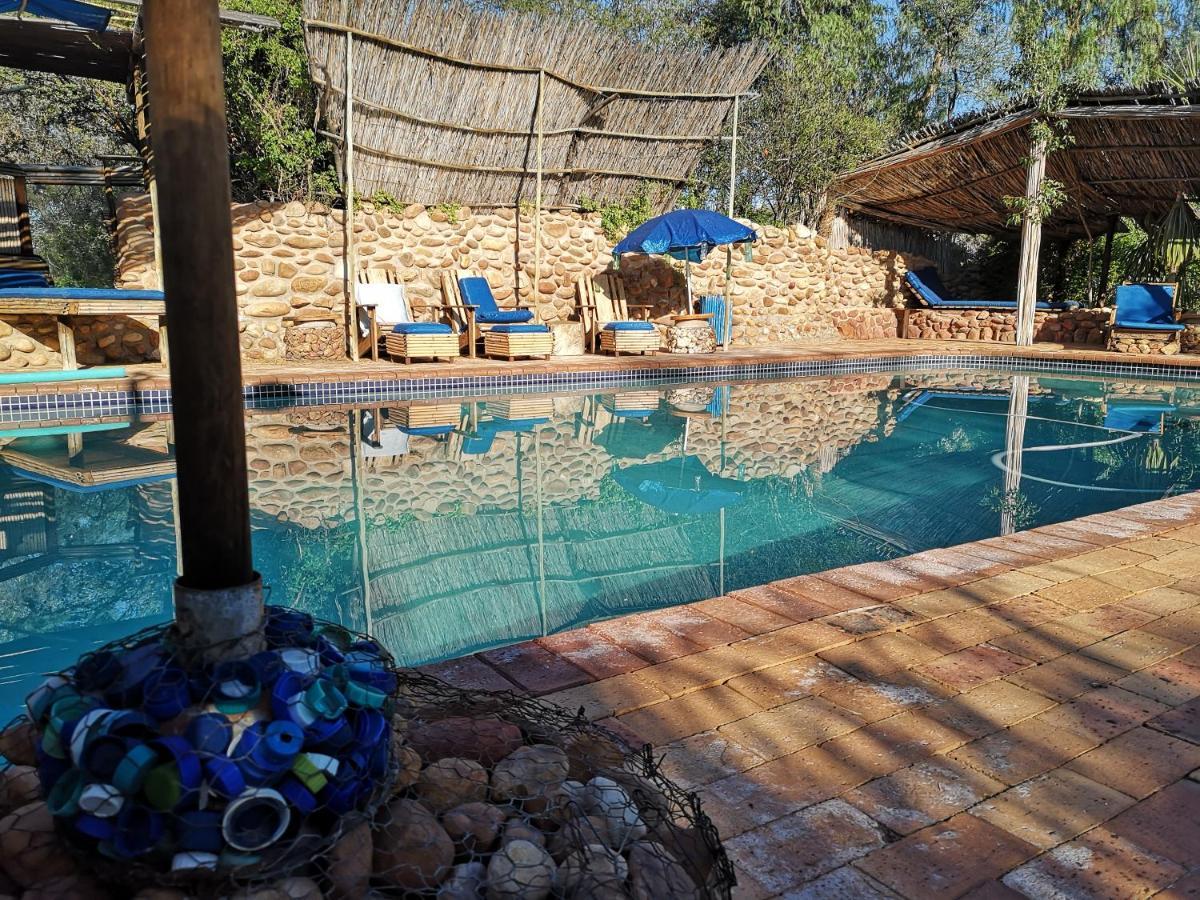 Amber Lagoon Backpackers Lodge Vleirivier Bagian luar foto