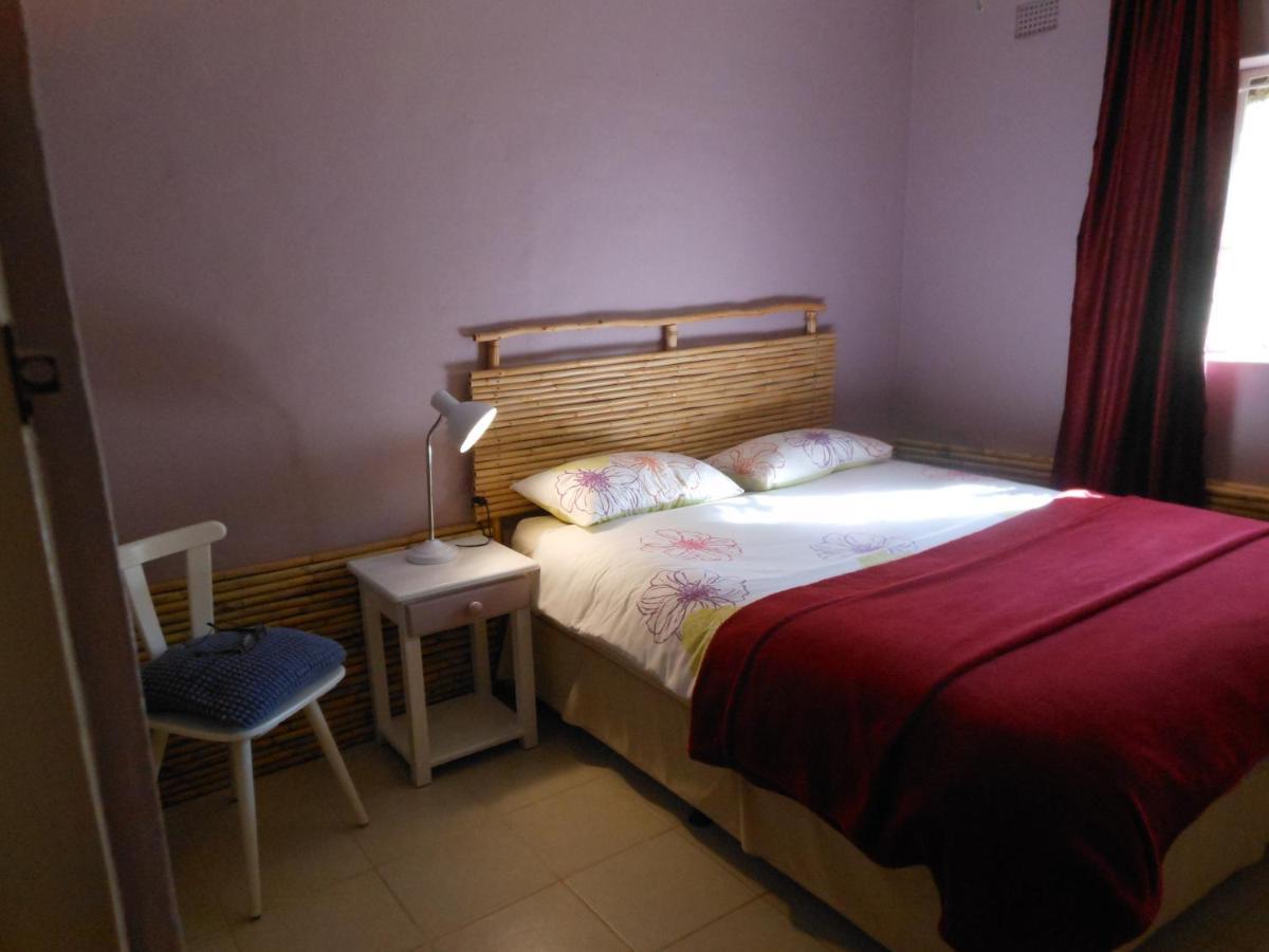 Amber Lagoon Backpackers Lodge Vleirivier Bagian luar foto