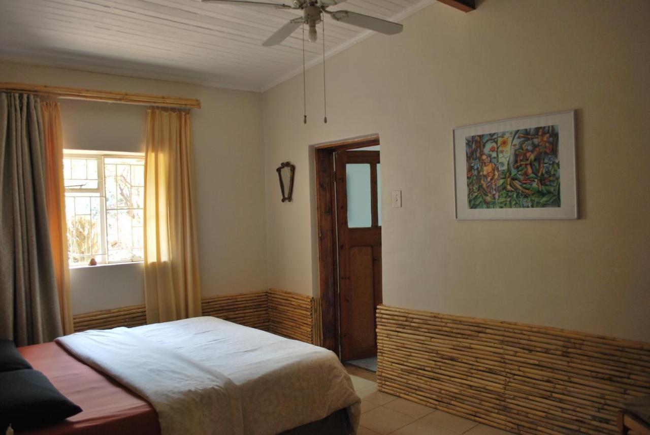Amber Lagoon Backpackers Lodge Vleirivier Bagian luar foto