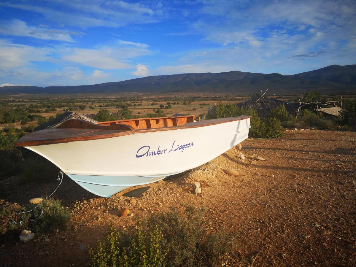 Amber Lagoon Backpackers Lodge Vleirivier Bagian luar foto